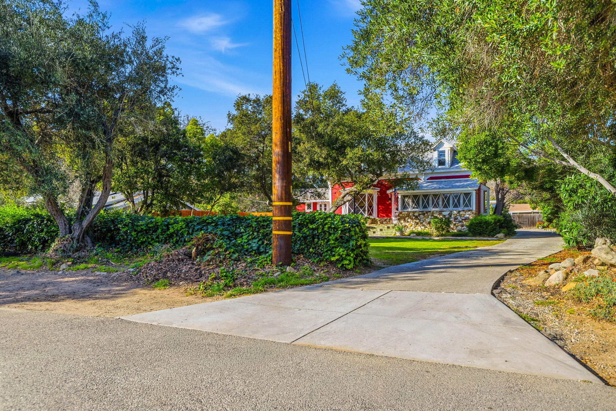 1225 Say Road Santa Paula, CA 93060 - Photo 3 of 45 a front view of house with yard and green space