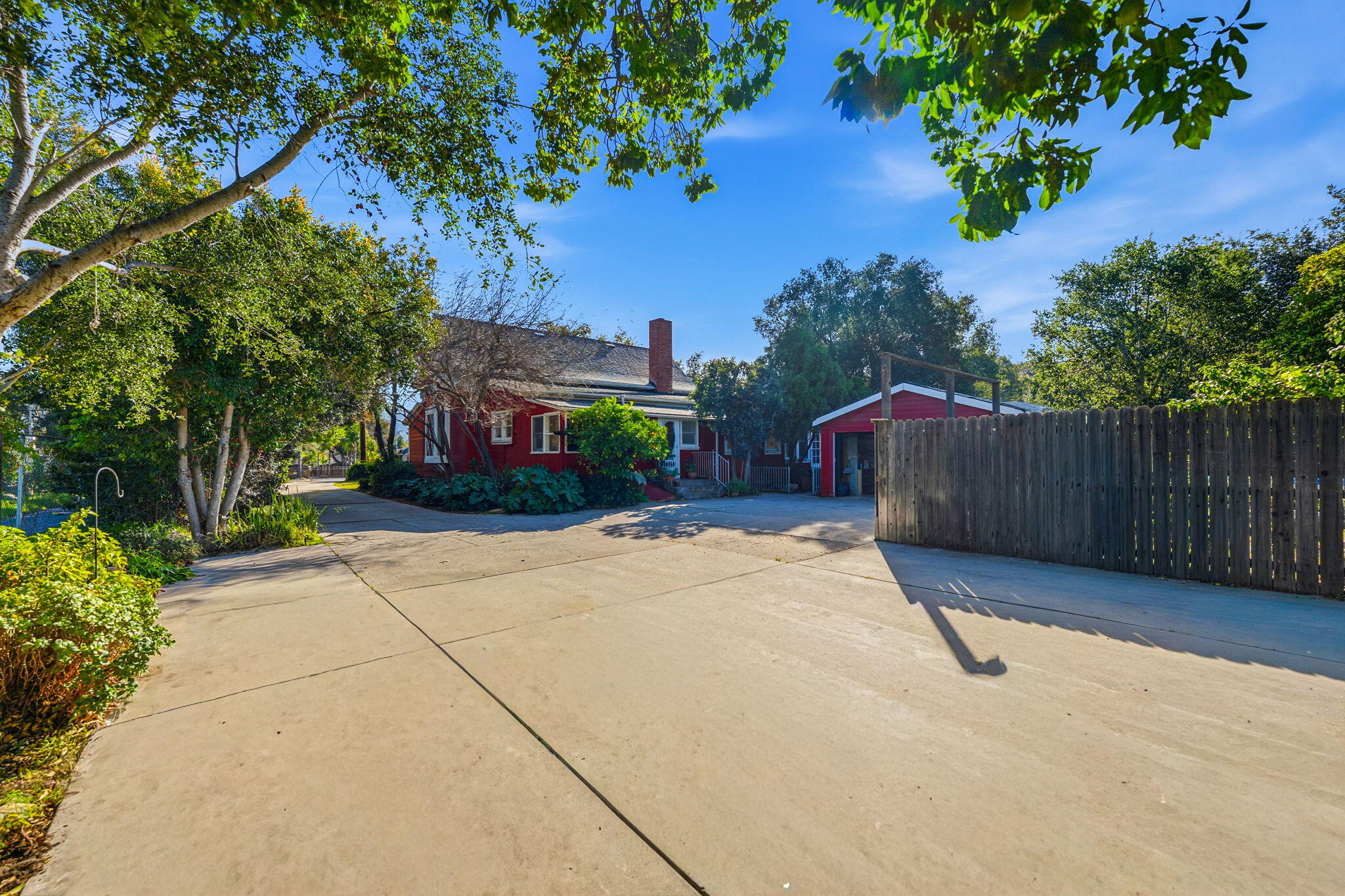 1225 Say Road Santa Paula, CA 93060 - Photo 40 of 45 a view of a street with houses in front of it