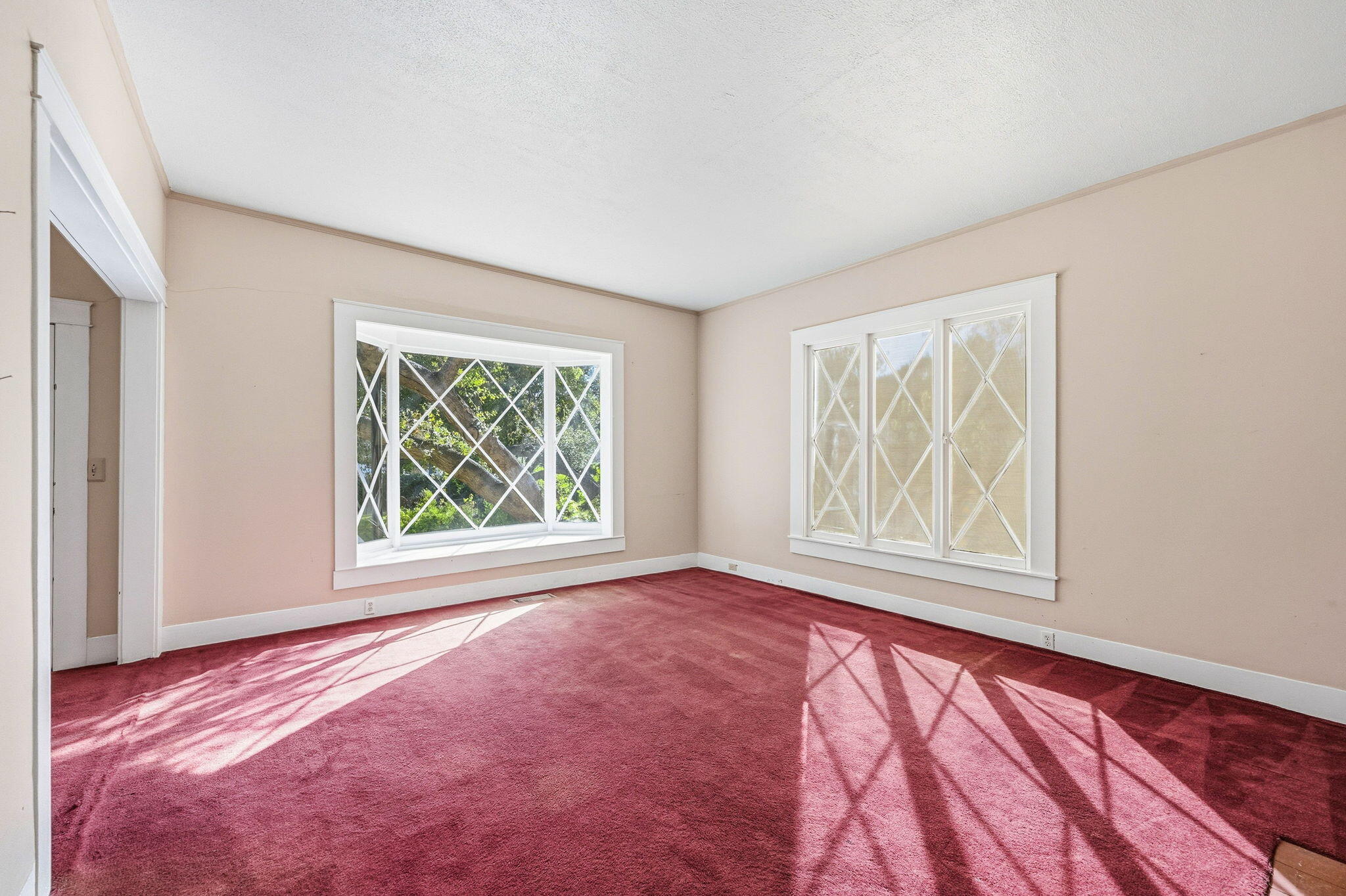 1225 Say Road Santa Paula, CA 93060 - Photo 7 of 45 an empty room with windows