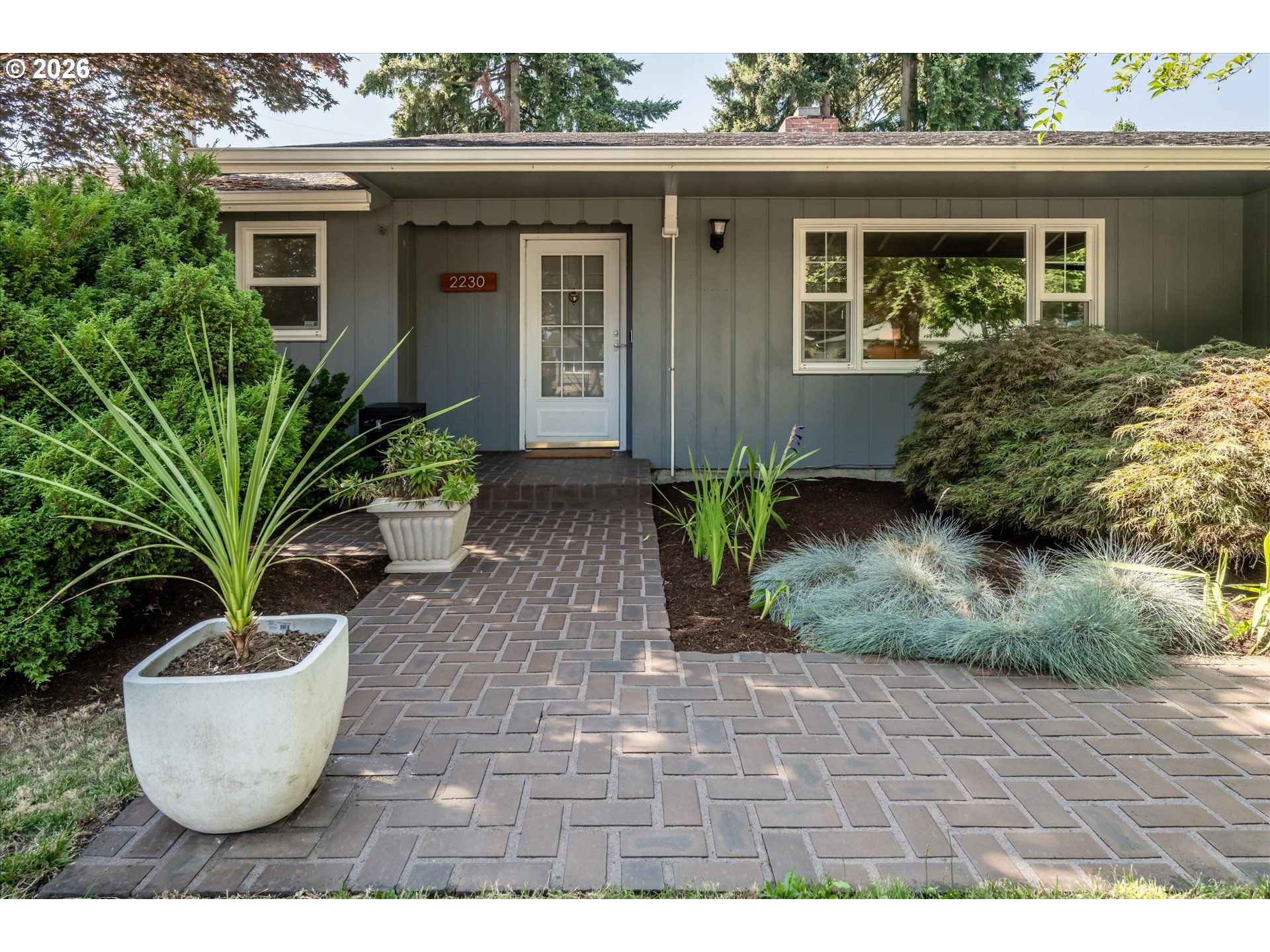 2230 Azure Street Eugene, OR 97401 - Photo 2 of 42