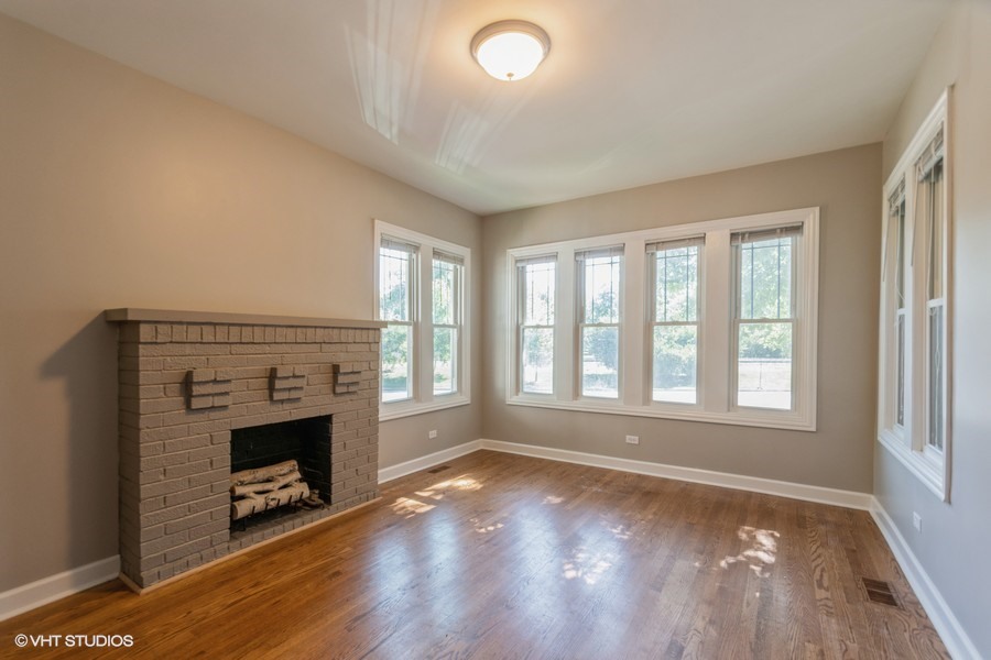 927 Green Bay Road Wilmette, IL 60091 - Photo 3 of 18 Gallery Image 3