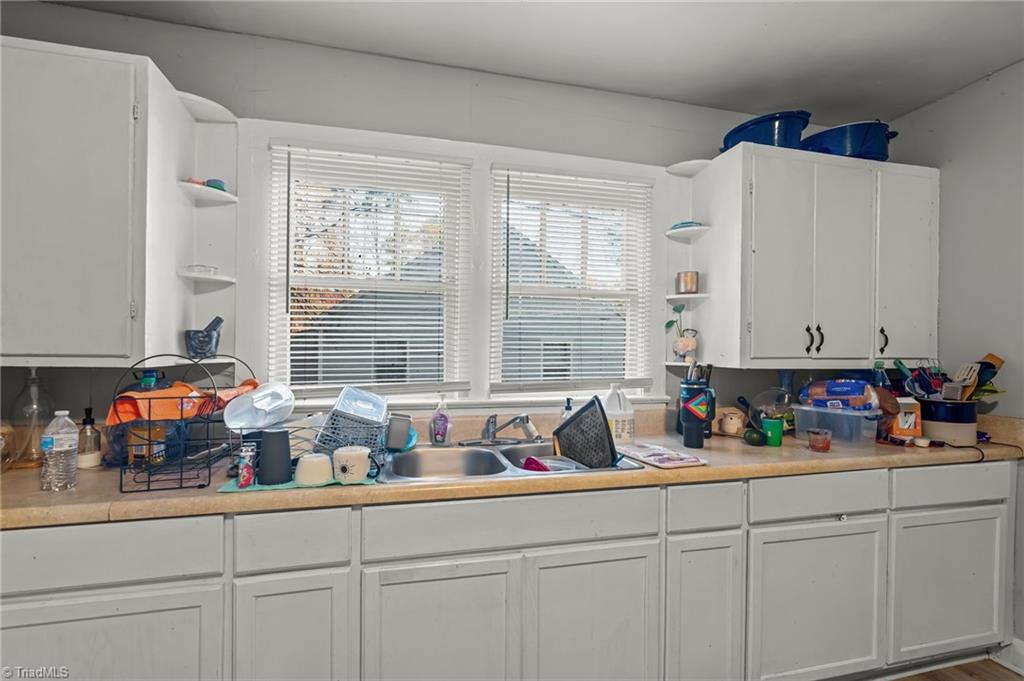229 Dorothy Street High Point, NC 27262 - Photo 9 of 24