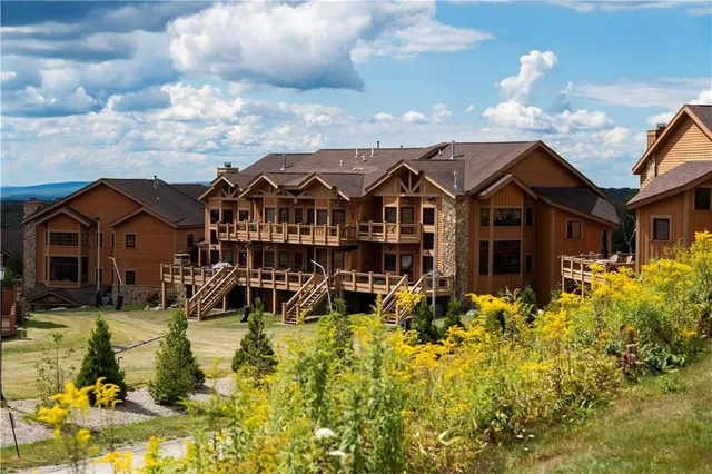 $842,000 | 535 Woodside Crescent, Champion, PA 15622