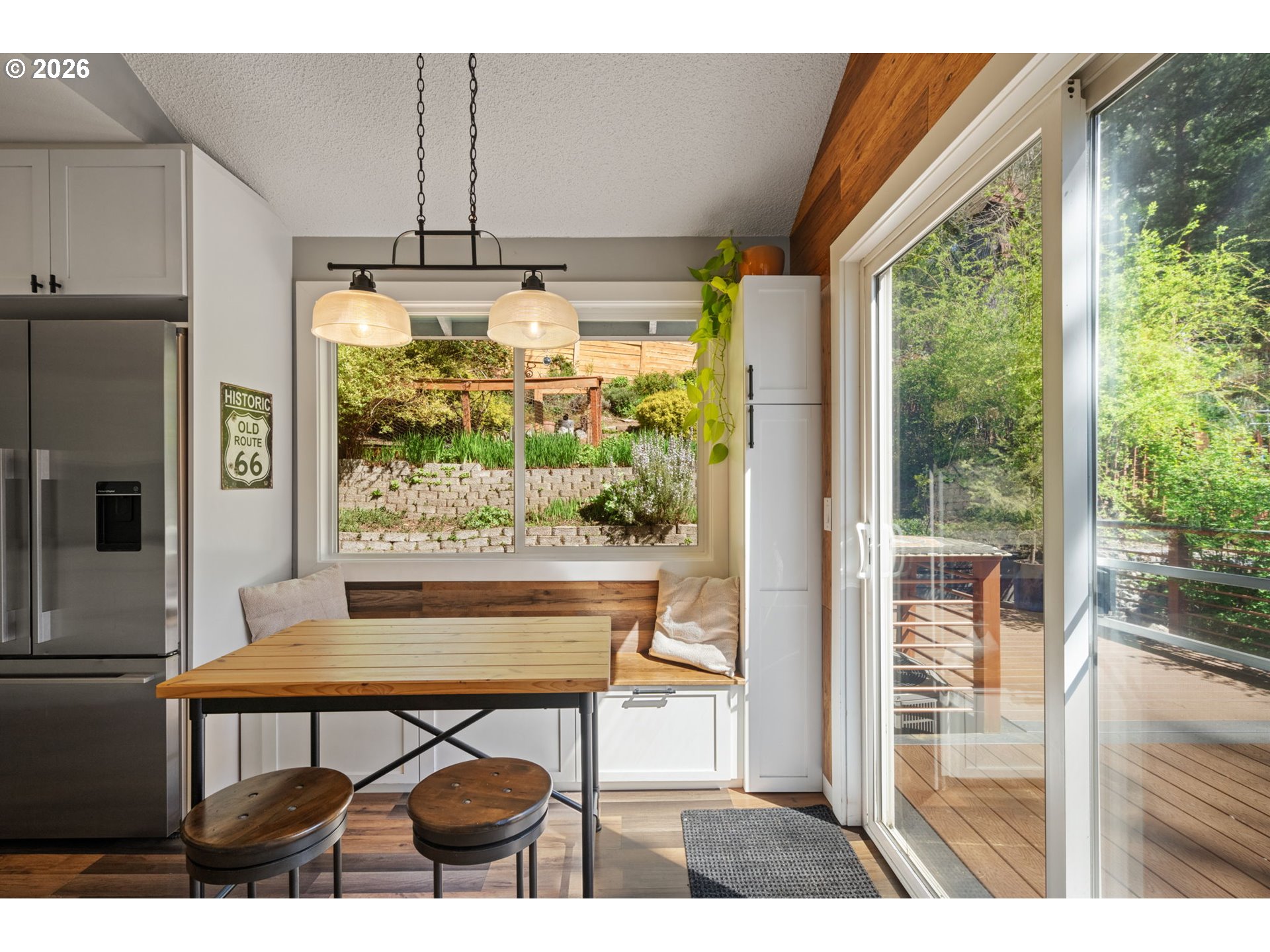 5817 Southwest Alfred Street Portland, OR 97219 - Photo 13 of 47