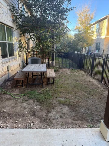 $1,895 | 516 East Slaughter Lane, Unit 1404, Austin, TX 78744