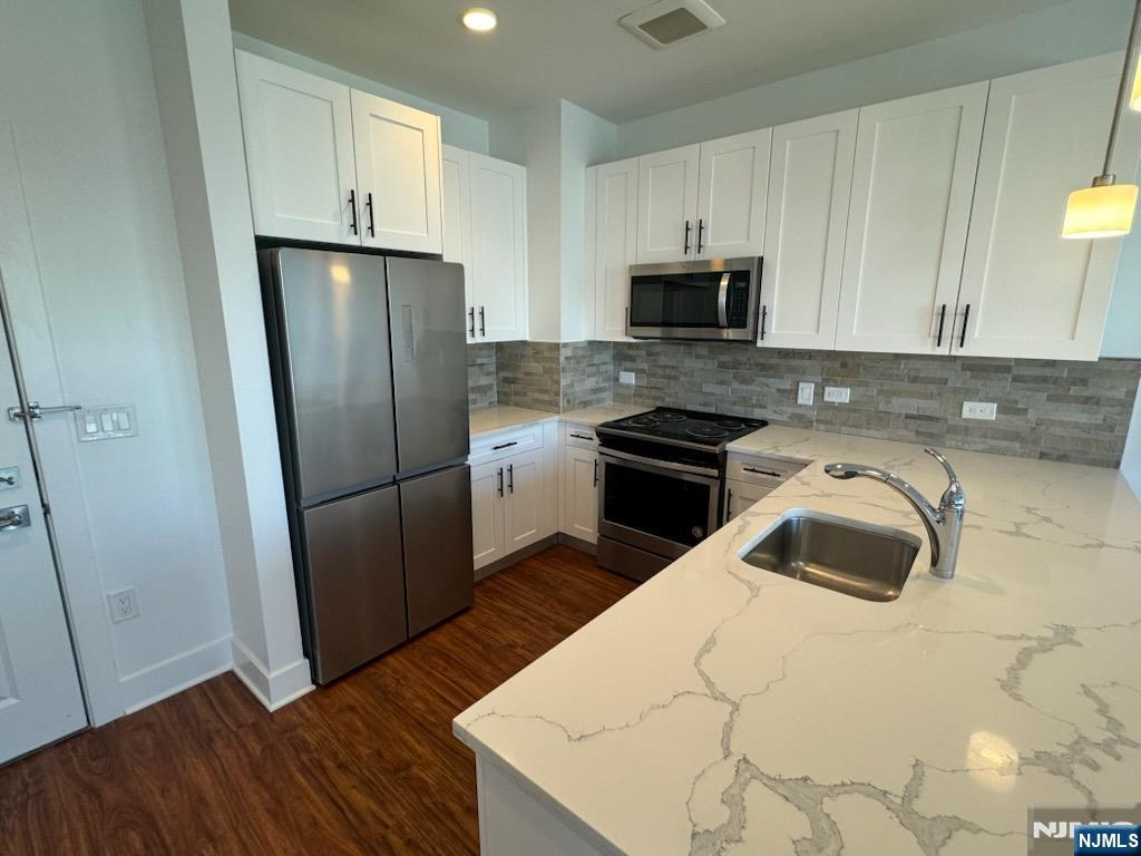 85 Ridge Road, Unit 504 North Arlington, NJ 07031 - Photo 11 of 26