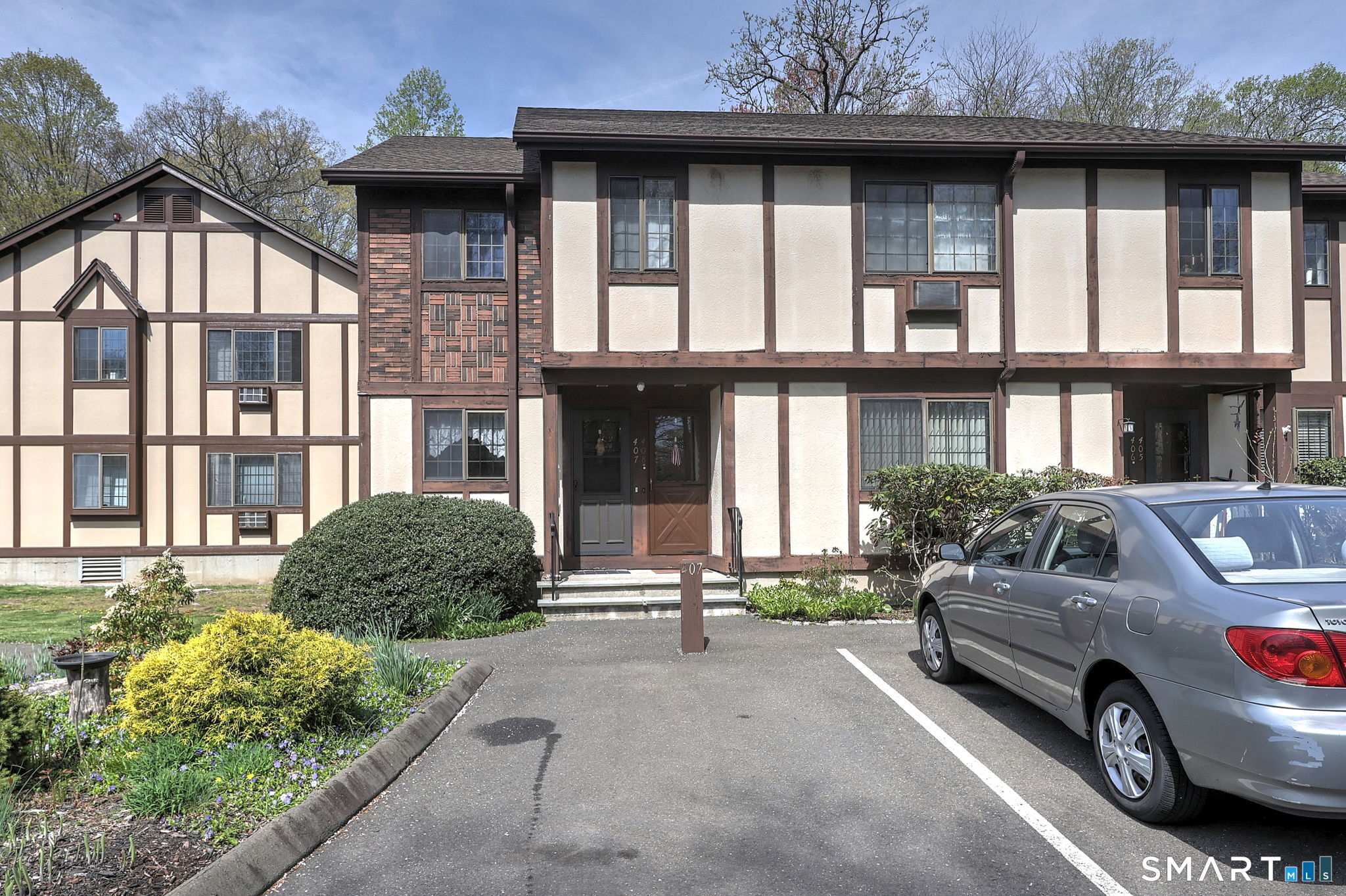 407 Swanson Crescent, Unit 407 Milford, CT 06461 - Photo 3 of 34