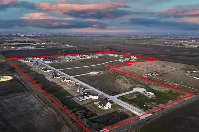 $1,089,900 | 801 Liberty Lane, Nevada, TX 75173