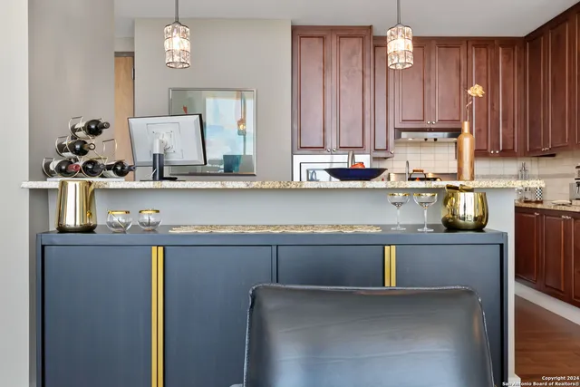 $4,200 | 610 East Market Street, Unit 2915, San Antonio, TX 78205