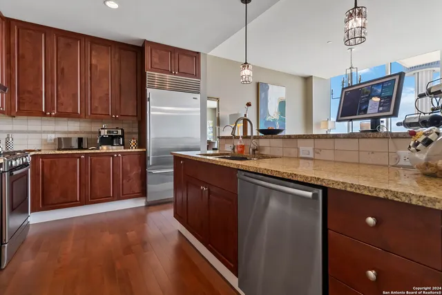 $4,200 | 610 East Market Street, Unit 2915, San Antonio, TX 78205