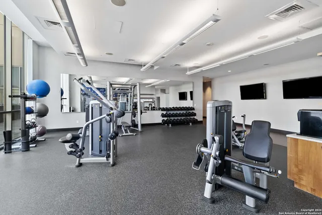 $4,200 | 610 East Market Street, Unit 2915, San Antonio, TX 78205