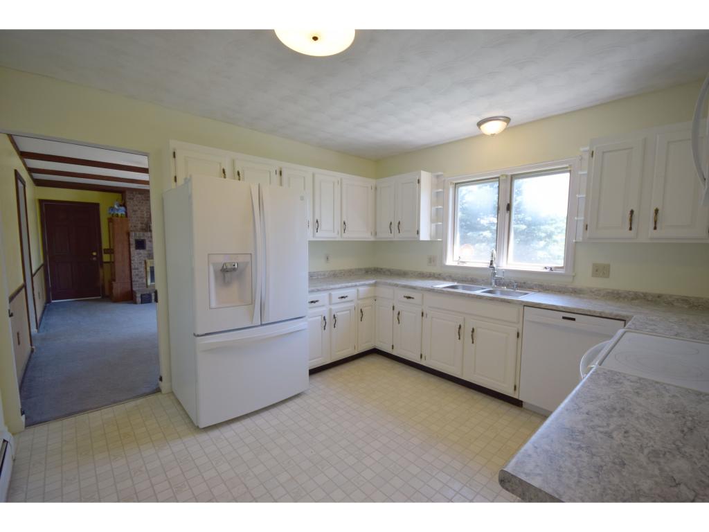 887 Lake Road Milton, VT 05468 - Photo 3 of 36