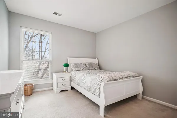 $419,000 | 4555 Interlachen Court, Unit J, Alexandria, VA 22312