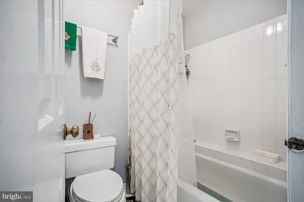 $419,000 | 4555 Interlachen Court, Unit J, Alexandria, VA 22312