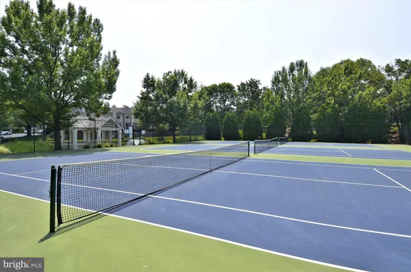 $419,000 | 4555 Interlachen Court, Unit J, Alexandria, VA 22312