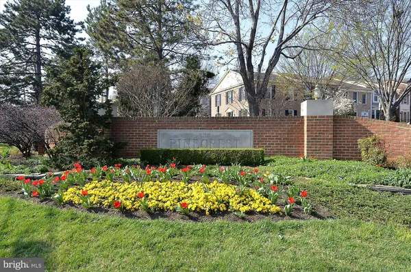 $419,000 | 4555 Interlachen Court, Unit J, Alexandria, VA 22312