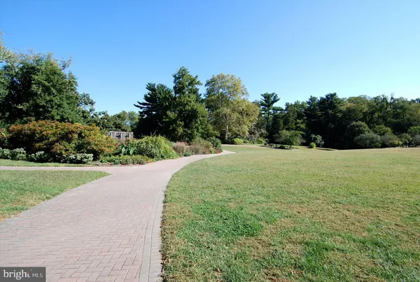 $419,000 | 4555 Interlachen Court, Unit J, Alexandria, VA 22312