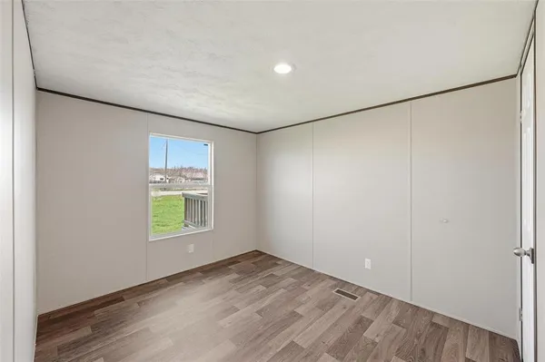 $264,900 | 2504 Willow Oak Lane, Burleson, TX 76028