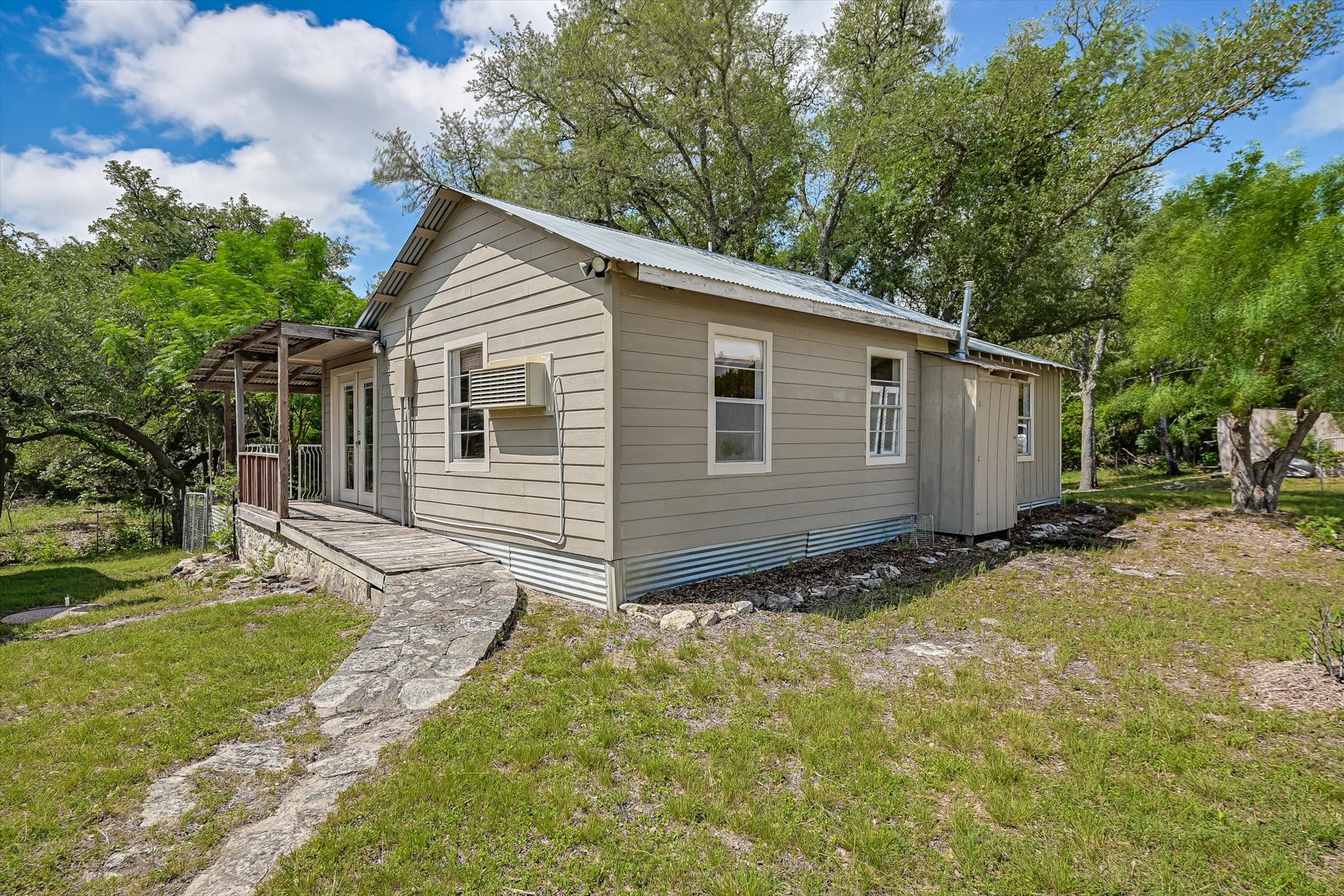 4553 McCall Creek Road Blanco, TX 78606 - Photo 17 of 38 Entry to guest house