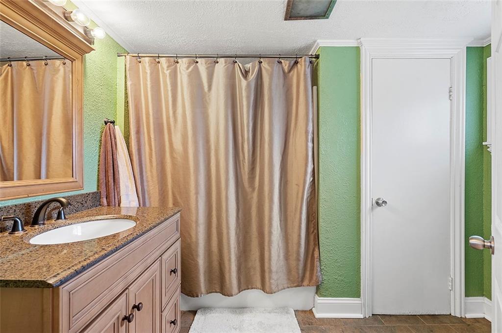 1144 Taggart Street McKees Rocks, PA 15136 - Photo 12 of 20