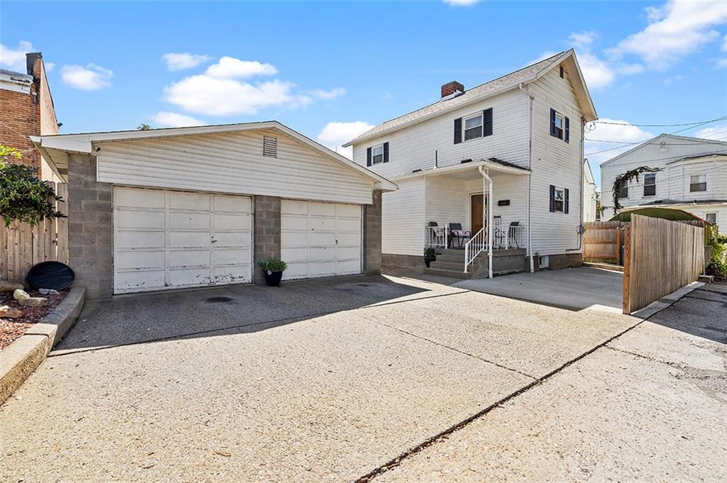 1144 Taggart Street McKees Rocks, PA 15136 - Photo 3 of 20