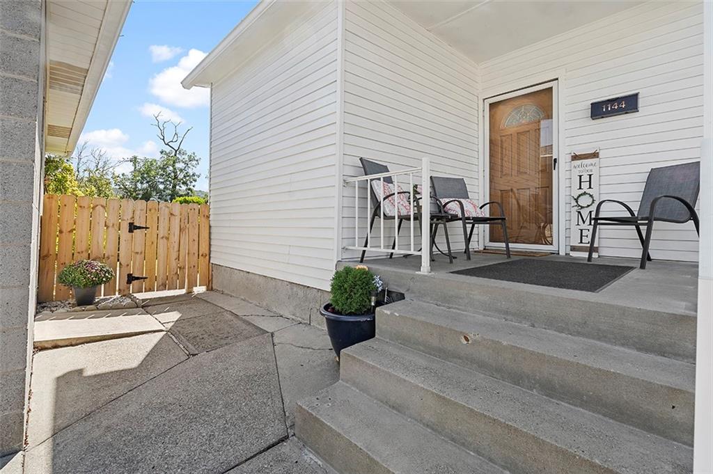 1144 Taggart Street McKees Rocks, PA 15136 - Photo 5 of 20