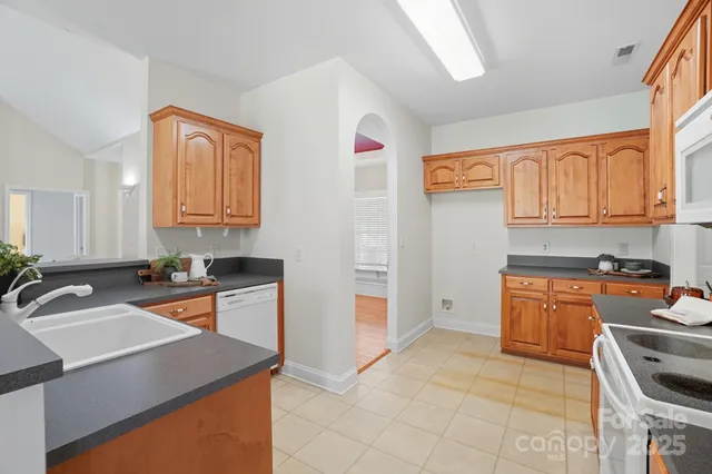 a close view of sink and tap