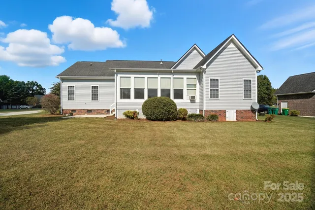 $389,999 | 839 Meadow Drive, Oakboro, NC 28129