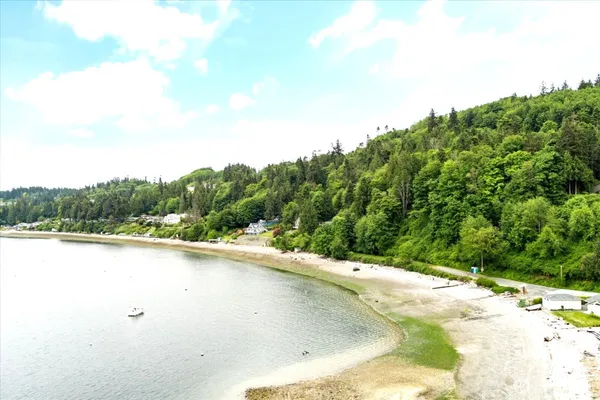 $949,000 | 366 Samanthia Lane, Camano Island, WA 98282