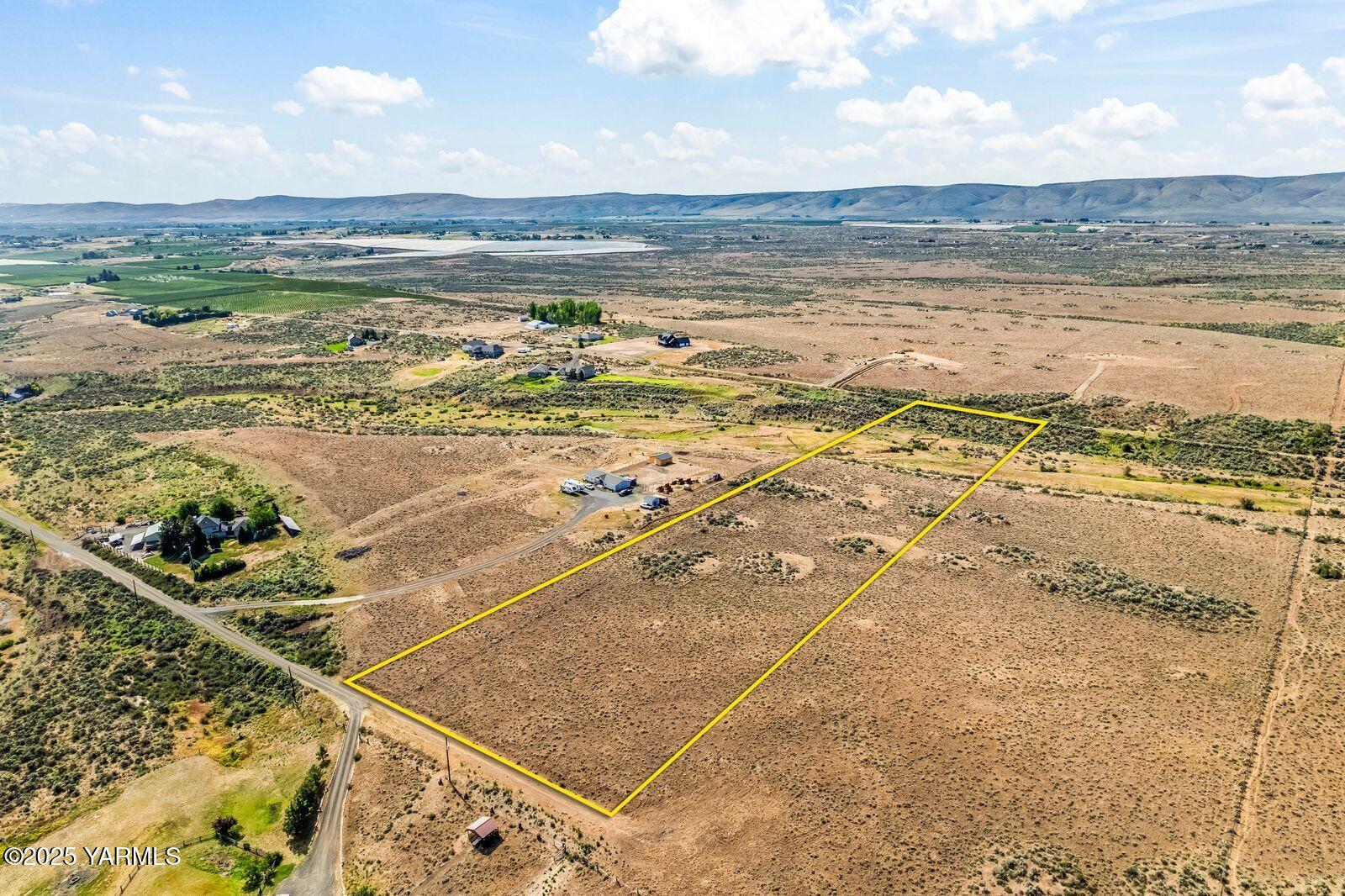 Nka Wakatak Road, Unit 2 Yakima, WA 98908 - Photo 1 of 15 Wakatak Rd010 LL