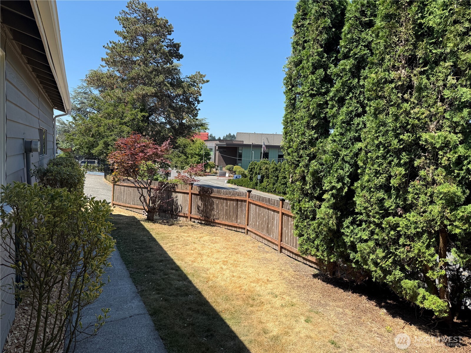 10527 Beardslee Boulevard Bothell, WA 98011 - Photo 3 of 29 Gallery Image 3