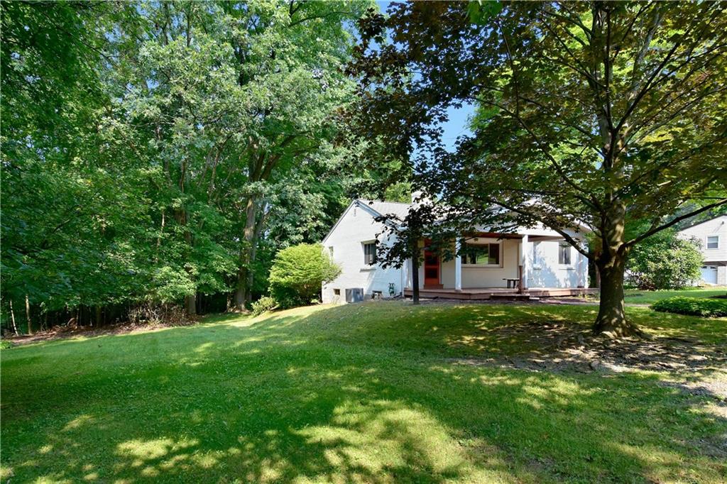 2278 Meadow Road Pittsburgh, PA 15237 - Photo 2 of 25 Gallery Image 2