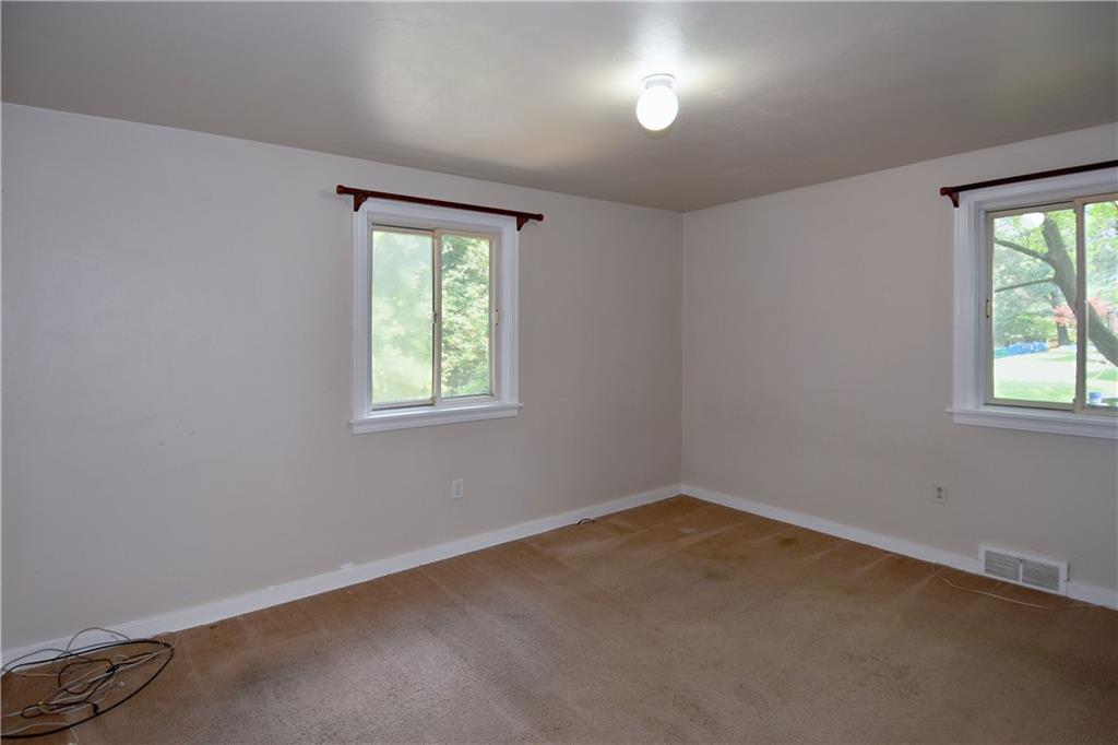 2278 Meadow Road Pittsburgh, PA 15237 - Photo 11 of 25 Gallery Image 11