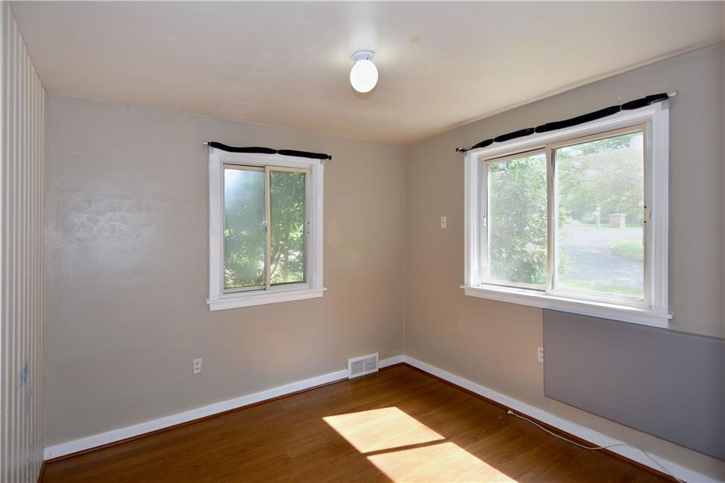 2278 Meadow Road Pittsburgh, PA 15237 - Photo 13 of 25 Gallery Image 13