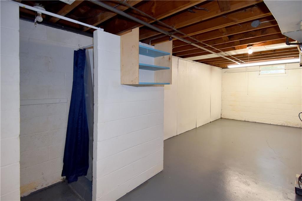 2278 Meadow Road Pittsburgh, PA 15237 - Photo 18 of 25 Gallery Image 18