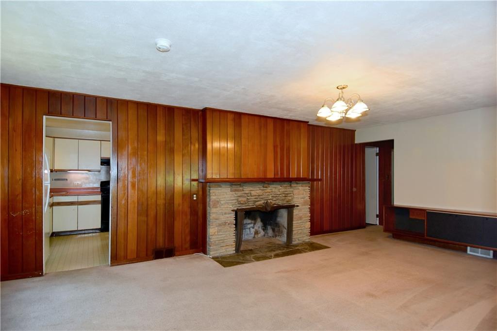 2278 Meadow Road Pittsburgh, PA 15237 - Photo 5 of 25 Gallery Image 5