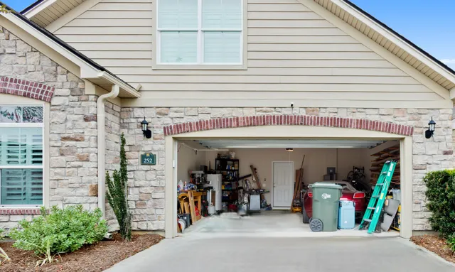 $464,899 | 252 Village Stone Circle, Summerville, SC 29486