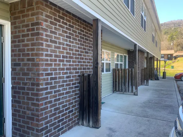 $875 | 1207 Holly Avenue, Unit A, South Pittsburg, TN 37380