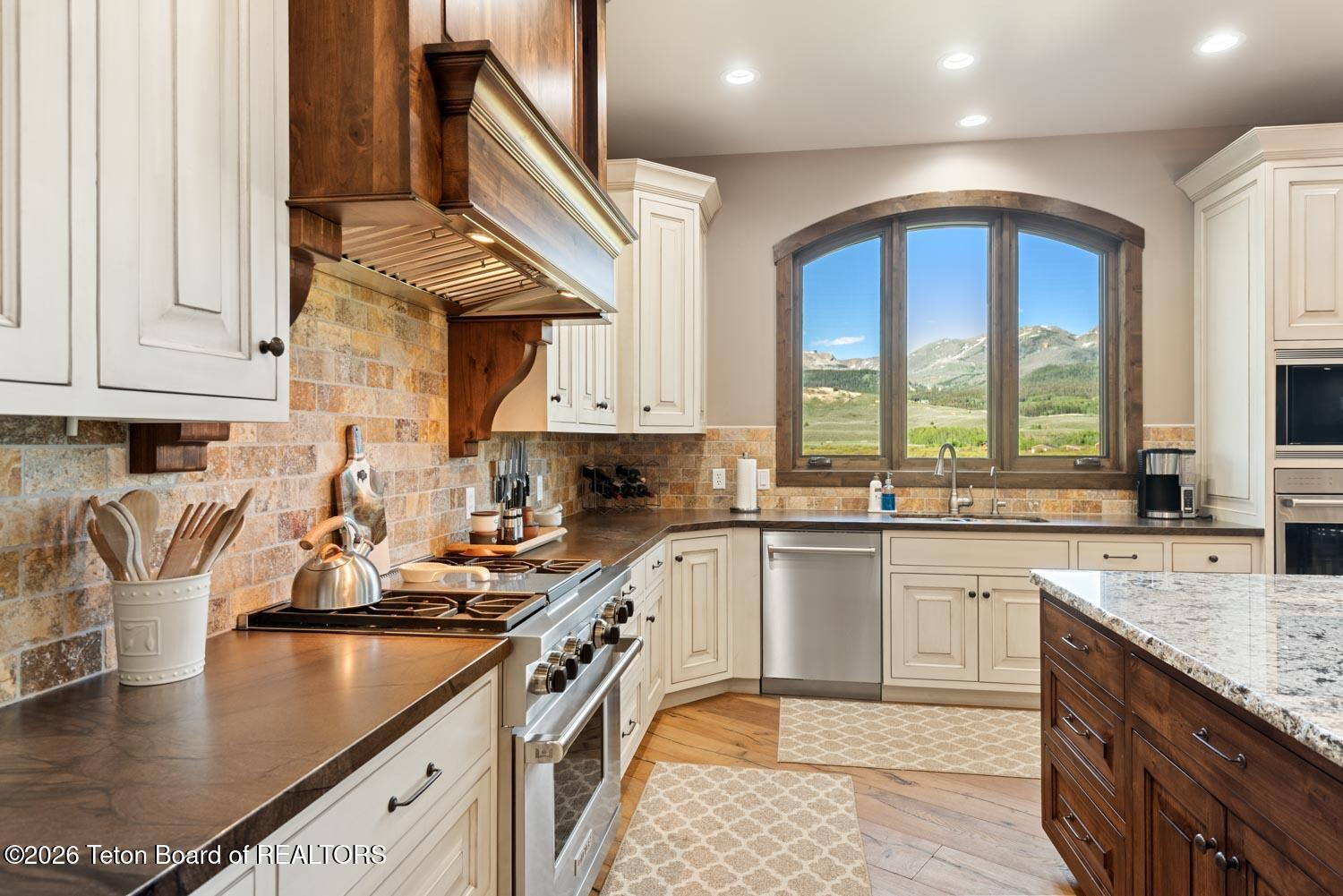 29 White Point Road Cora, WY 82925 - Photo 27 of 102 Kitchen