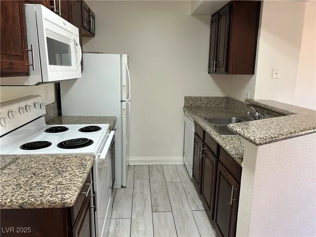$1,095 | 5166 South Jones Boulevard, Unit 203, Las Vegas, NV 89118