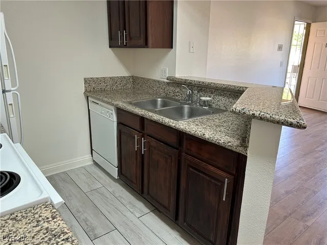 $1,095 | 5166 South Jones Boulevard, Unit 203, Las Vegas, NV 89118