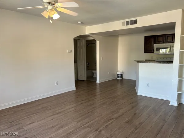 $995 | 5166 South Jones Boulevard, Unit 203, Las Vegas, NV 89118
