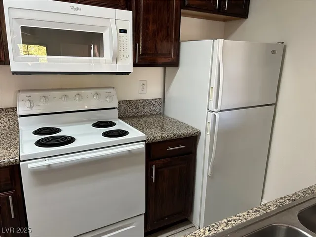 $1,095 | 5166 South Jones Boulevard, Unit 203, Las Vegas, NV 89118