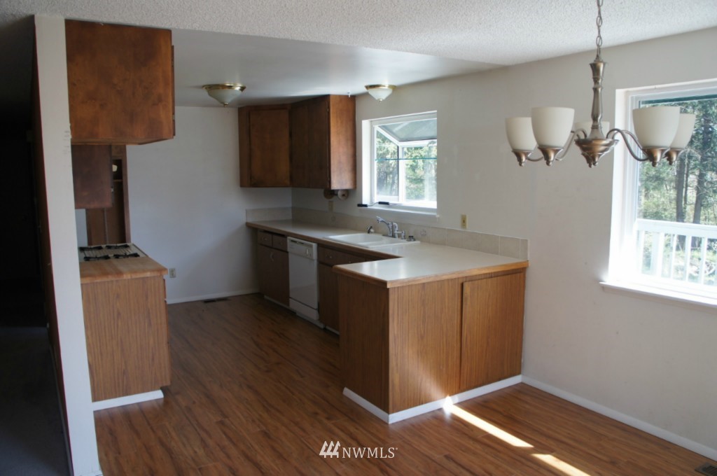 334 Valley Road Oak Harbor, WA 98277 - Photo 4 of 13 Gallery Image 4