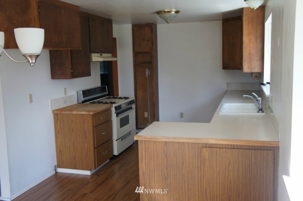 334 Valley Road Oak Harbor, WA 98277 - Photo 5 of 13 Gallery Image 5