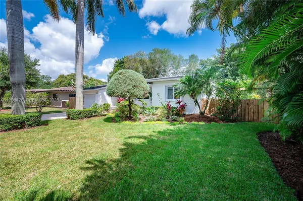 $8,650 | 1003 Northeast 118th Street, Unit 1003, Biscayne Park, FL 33161