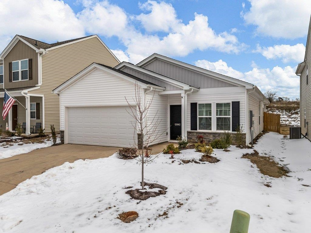 12062 Lansbury Drive Inman, SC 29349 - Photo 2 of 46