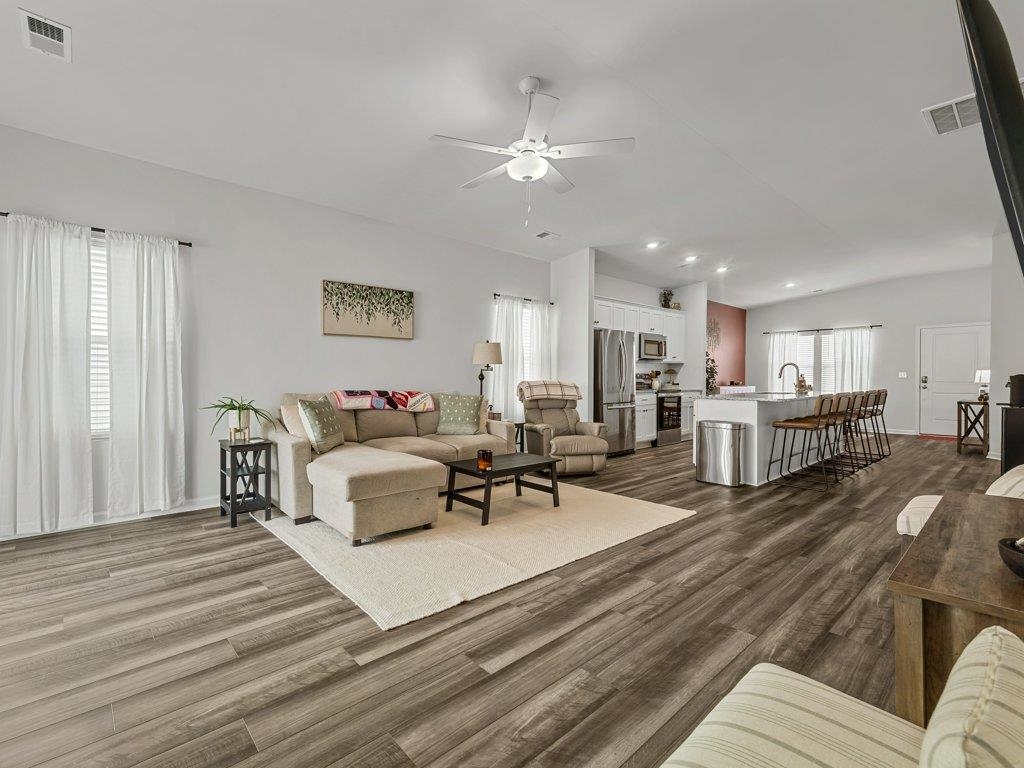 12062 Lansbury Drive Inman, SC 29349 - Photo 8 of 46