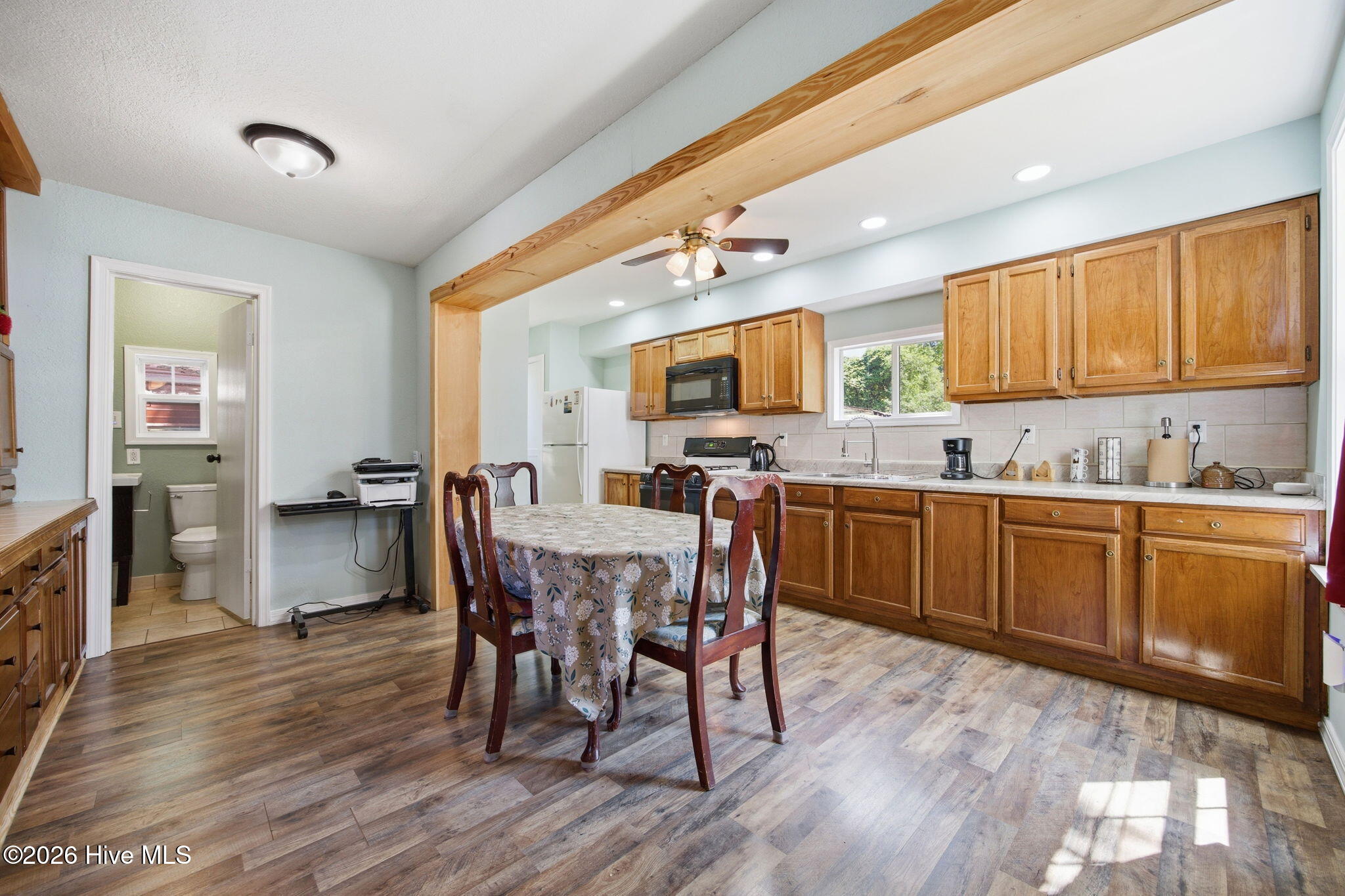 306 Bank Street Elizabeth City, NC 27909 - Photo 7 of 39 32-web-or-mls-img_0086