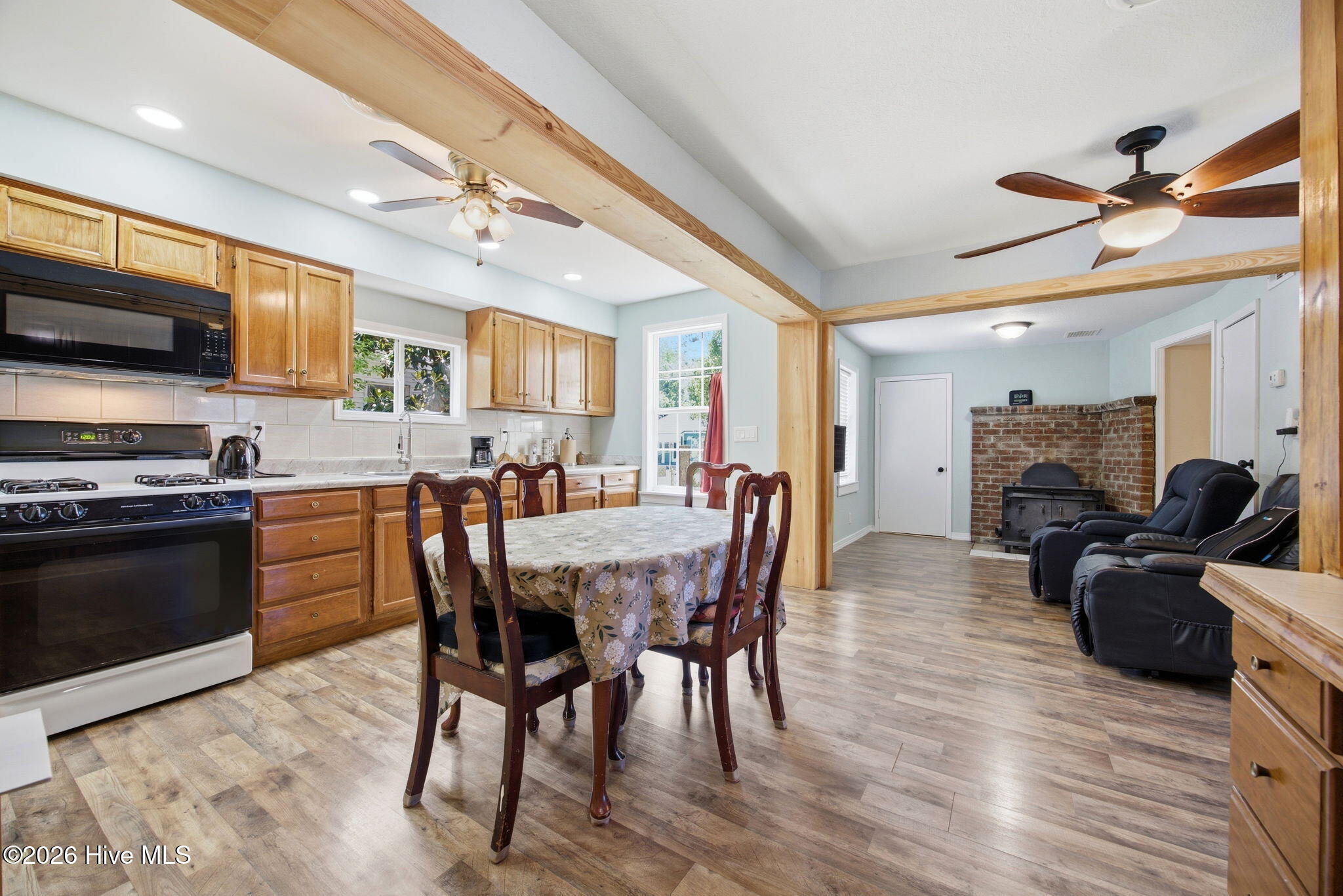 306 Bank Street Elizabeth City, NC 27909 - Photo 10 of 39 34-web-or-mls-img_0092